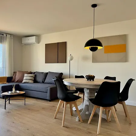 Apartment U-nique At Albigesos *